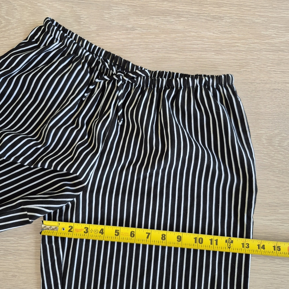 No Boundaries Black and White Pinstripe Wide-Leg Pants - Picture 11 of 12